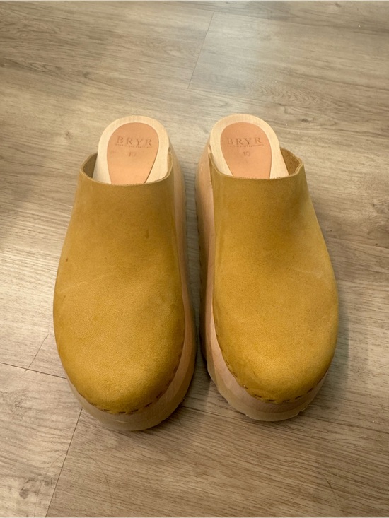 Bryr Shoes - BRYR Chonk Clogs in Fennel sz 10